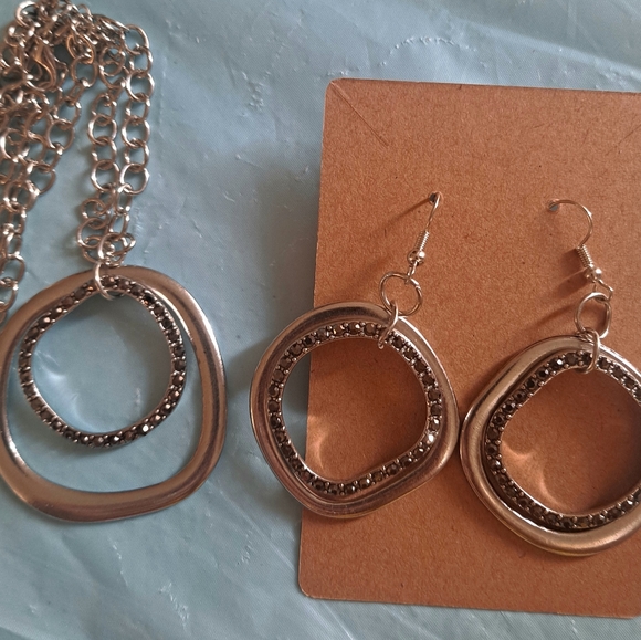 Jewelry - Picture 1 of 1